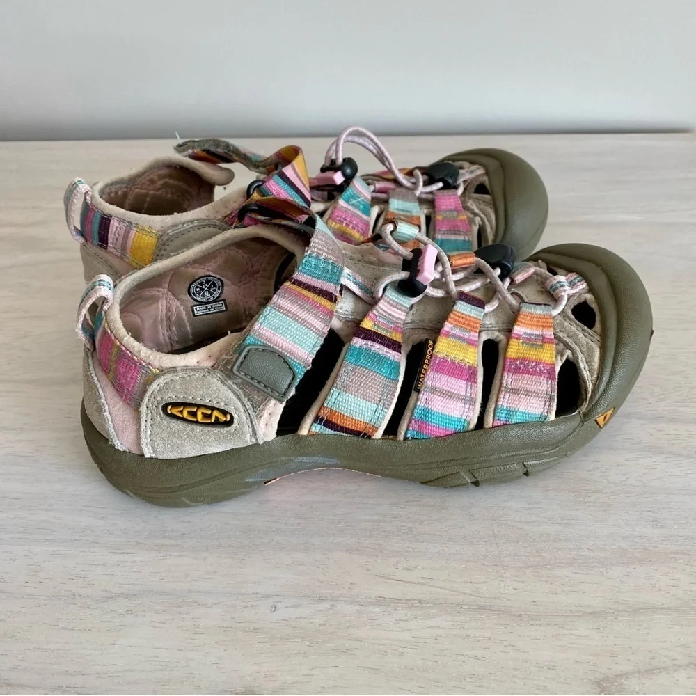 Keen Newport H2 Pink Pastel Stripe Rainbow Sandals Water Shoes Waterproof sz 3